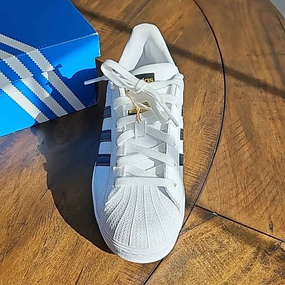 Shell Toe Adidas - Picture 3 of 8